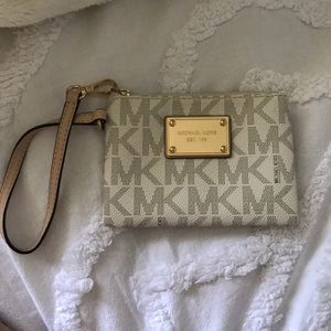 Michael Kors wristlet